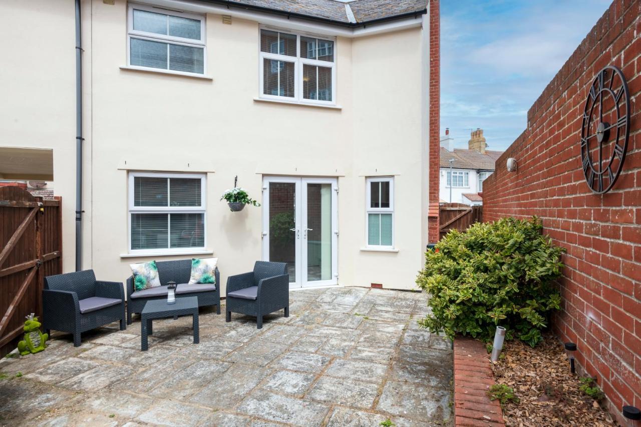 Front House Holiday home